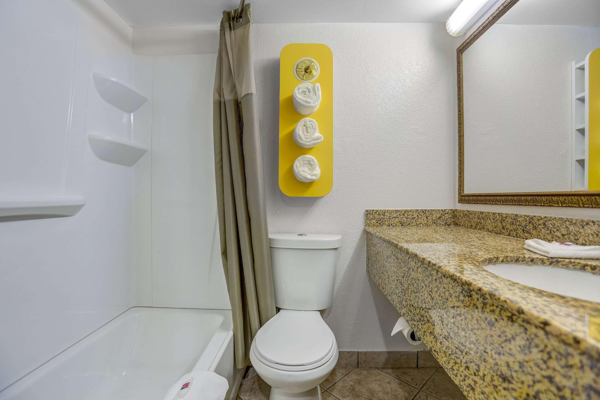 Hotel 6-jacksonville, Nc 2*